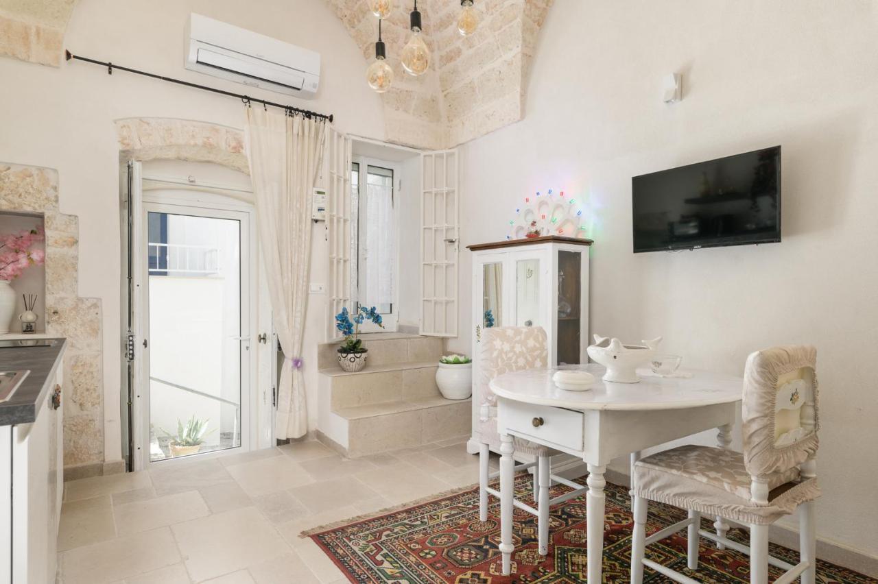 Stairway With Jacuzzi By Wonderful Italy Apartment Ostuni Exterior foto
